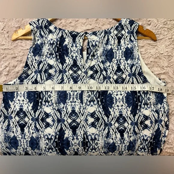 Blue and White Lightweight Top - Picture 4 of 4